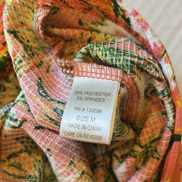 NWT-island Shores-M-multicolor Hawaiian halter, ruffle, sleeveless top/blouse. - Picture 5 of 10